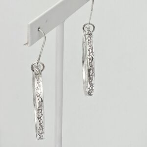 Silpada Rare Sterling Silver 'Wandering Vines' Hoop Etched Leaf Earrings W2219